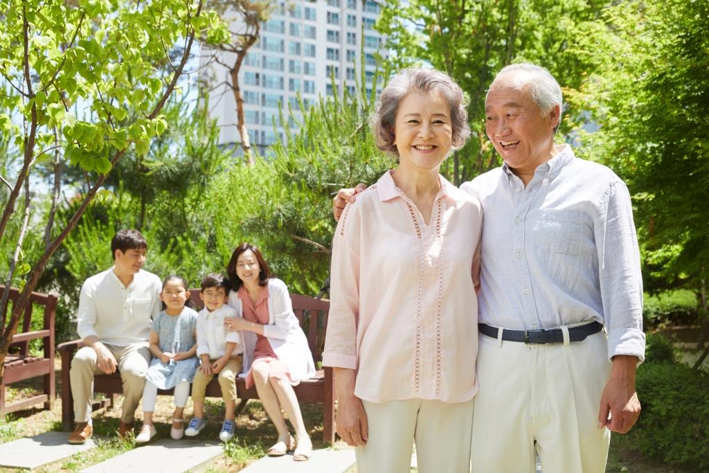 迎接快樂充實的銀髮生活(標題圖檔)